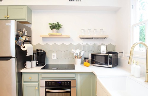 Gordonsville House | Charming 3-Bed Cottage on Main Street in Historic Gordonsville