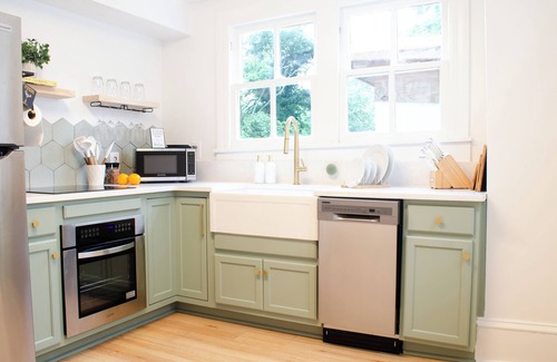 Gordonsville House | Charming 3-Bed Cottage on Main Street in Historic Gordonsville