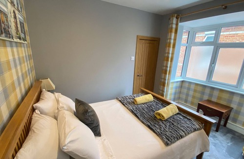 Bournemouth House | Charming 3 bed house and garden, pet friendly