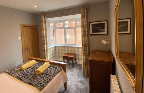 Bournemouth House | Charming 3 bed house and garden, pet friendly