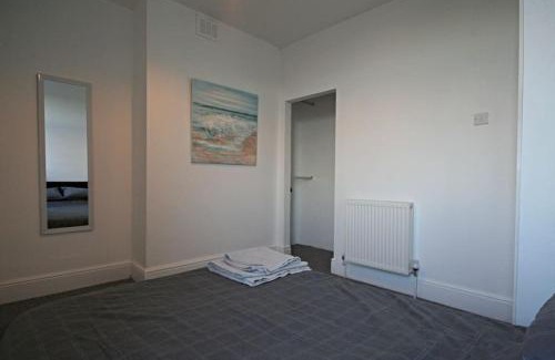 Worksop House | Charming 3-Bed House in Whitwell village