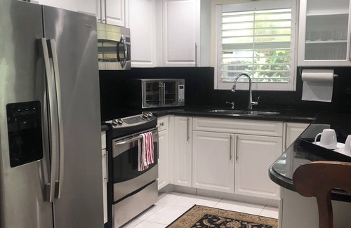 Greenacres House | Charming 3-bedroom house in pleasant Lake Worth Beach with WiFi, AC