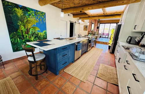 Apache Junction House | Charming 3-bedroom house with WiFi, AC and pool in Apache Junction!