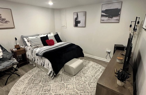Peppermill Village House | Charming 3-bedroom house with WiFi and AC in cool Capitol Heights