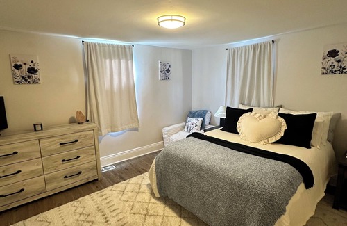 Peppermill Village House | Charming 3-bedroom house with WiFi and AC in cool Capitol Heights