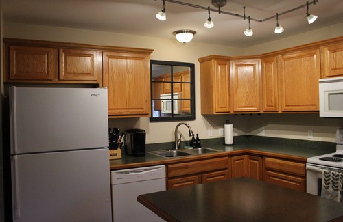 Staffordsville House | Charming 3-bedroom house on Walker Creek close to VT and R.U.