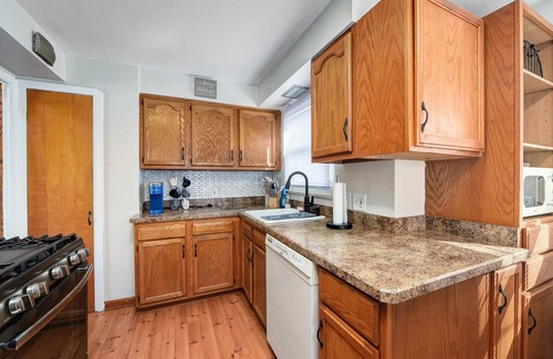 Fairview Park House | Charming 3-bedroom bungalow in Cleveland area!