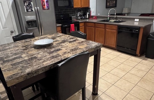 Kissimmee Ski Chalet | Charming 3-bedroom chalet with WiFi and AC in Kissimmee