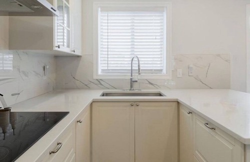 Brossard Condo | Charming 3-bedroom condo on 2 levels with AC & WiFi in marvelous canada location