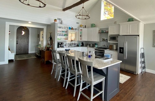 Ozark House | Charming 3 bedroom cottage on the Arkansas River MAX occupancy is 6 adults