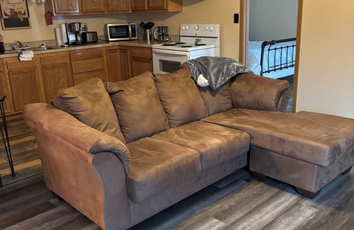 Union House | Charming 3-bedroom country house barndominium with WiFi in Union, pet friendly