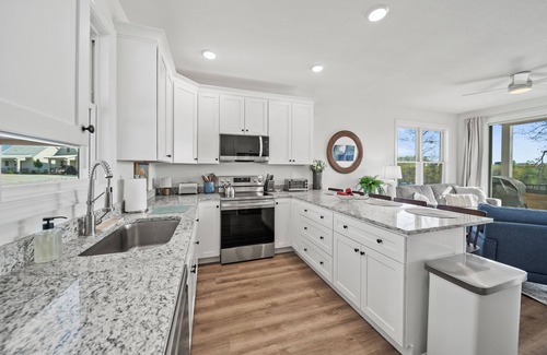 La Follette House | Charming 3-bedroom house with gorgeous lake views, on Norris Lake in Tennessee