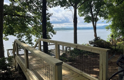 Baneberry House | Charming 3-bedroom house on Douglas Lake close to Dandridge & Pigeon Forge!