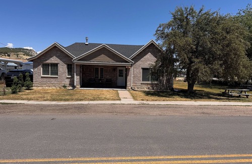 Coalville House | Charming 3-bedroom house in Coalville with Close to Park City, and 3 lakes