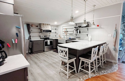 Summerton House | Charming 3-bedroom house on Taw Caw Creek