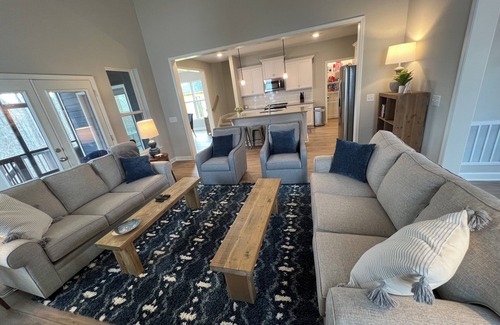 Tullahoma House | Charming 3-bedroom house near Holiday Landing Marina at Tims Ford Lake.