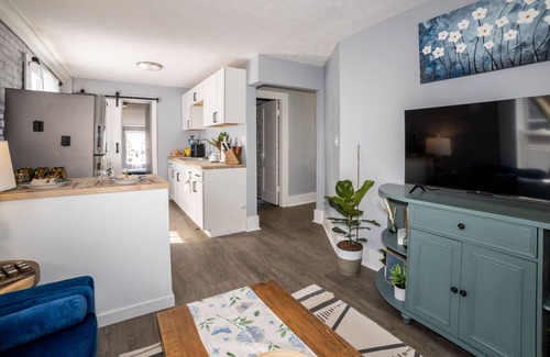 West Columbus House | Charming 3 Bedroom Home - Great Location