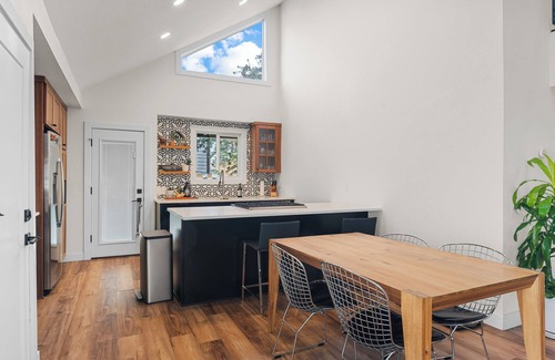 Bull Mountain House | Charming 3 bedroom home in Tigard. Near Parks, Trails and Progress Ridge!