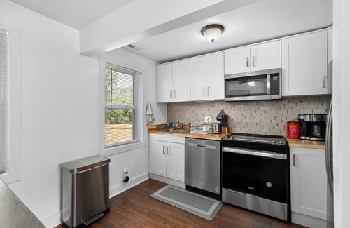 Airport Township House | Charming 3-bedroom house in St. Louis