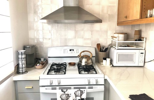 Whittier House | Charming, 3-bedroom house in Whittier with WiFi, AC near restaurants and hiking