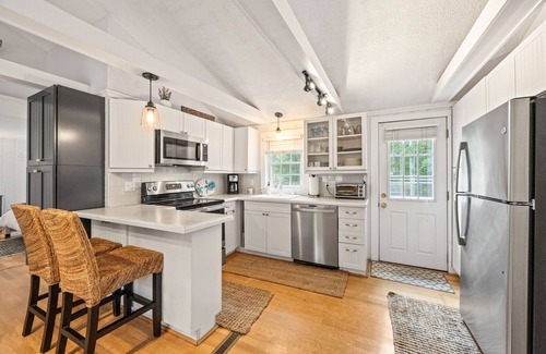 Bass River House | Charming 3-bedroom house with WiFi and AC in enchanting West Yarmouth location