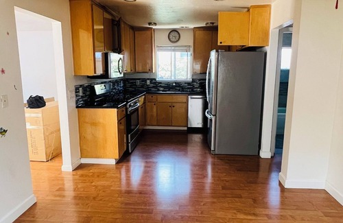 Fremont House | Charming 3-bedroom house with WiFi and AC in wonderful Fremont