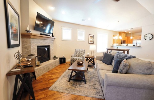 Medford House | Charming 3-bedroom house in Medford with AC, WiFi. Start your vacation now