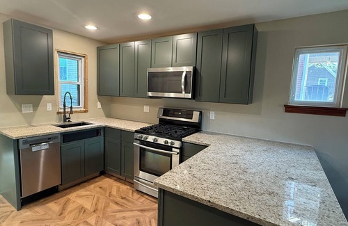 Oakmont House | Charming 3-bedroom house in Oakmont with AC, WiFi