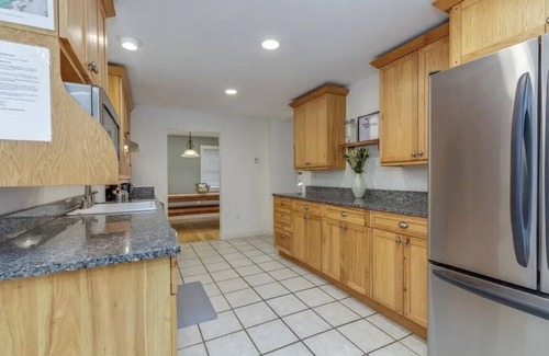 Sunapee House | Charming 3-Bedroom House. Walk to Sunapee Harbor and Short Drive to Mt. Sunapee