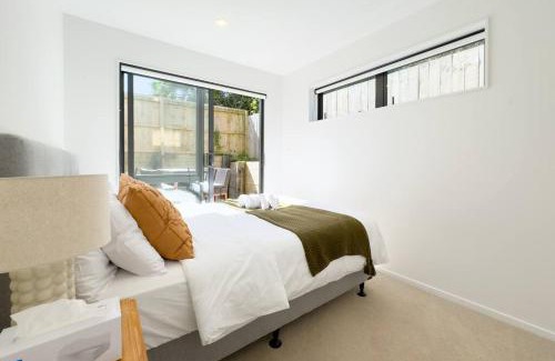 Forrest Hill Villa | Charming 3-Bedroom House on the North Shore