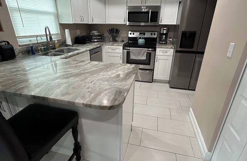 Citrus Park House | Charming 3-bedroom house with pool, AC, WiFi in pleasant Tampa