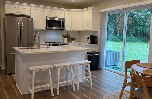 Fisher House | Charming 3-bedroom house with AC, WiFi in wonderful Many