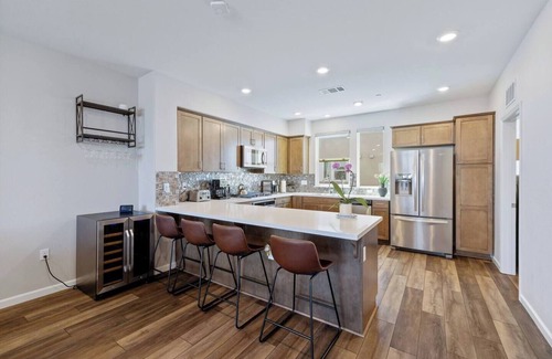 Communications Hill House | Charming 3-bedroom townhome with AC, WiFi in welcoming San Jose