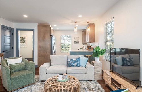Powell House | Charming 3-bedroom townhome in Powell with a fresh coastal vibe!
