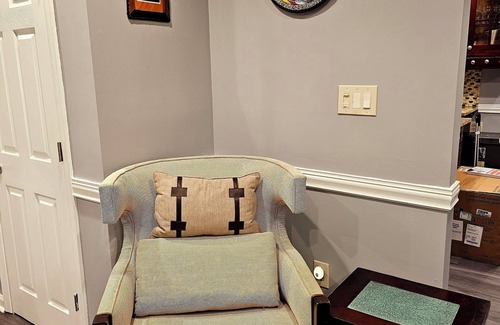 Bowie House | Charming 3-bedroom townhome with luxury settings, AC ,WiFi in brilliant Bowie