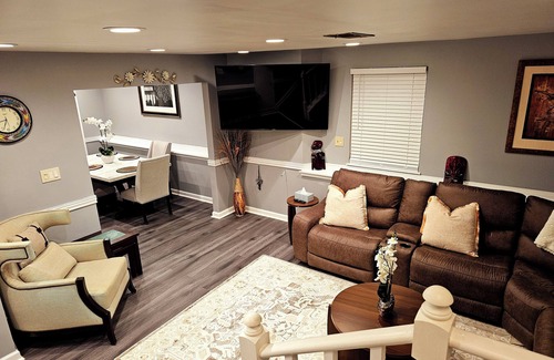 Bowie House | Charming 3-bedroom townhome with luxury settings, AC ,WiFi in brilliant Bowie