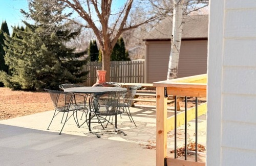 Arnolds Park House | Charming 3-bedroom house with AC and WiFi in delightful Arnolds Park