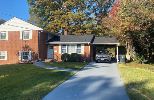 College Park House | Charming 3-bedroom house in welcoming College Park.