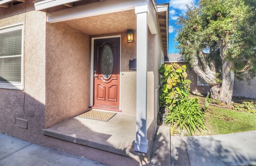 Westminster House | Charming 3-bedroom house with WiFi and AC in serene Midway City
