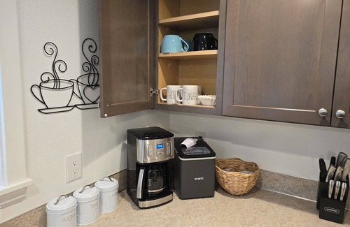 Mount Vernon House | Charming 3-bedroom house in peaceful Mount Vernon with WiFi, AC