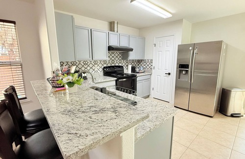 Heritage House | Charming 3-bedroom house with WiFi in San Antonio near SeaWorld/Lackland AFB