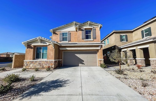 Victorville House | Charming 3-bedroom house with WiFi and AC in delightful Victorville