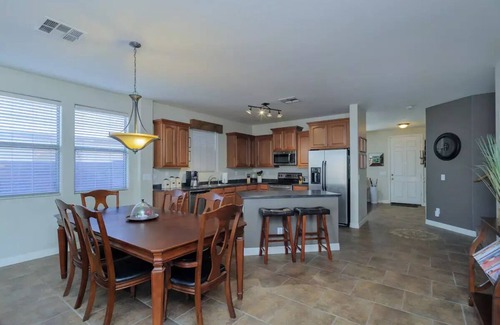 Crossriver House | Charming 3200+ Sqft 4 Bedroom That Sleeps 10