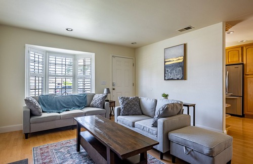 Santa Clara House | Charming 3BDR/2BTH family home near Rivermark Plaza