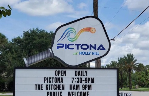 Holly Hill House | Charming 3BR BlueRiverBungalow, 6 min to Daytona Beach, 3 min drive to Pictona