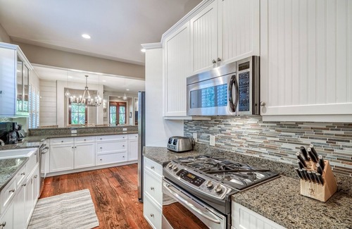 Cottage District House | Charming 3BR Cottage WaterColor, Beach Club Access, Bikes. Open Layout, Steps To Seaside. Book Now!