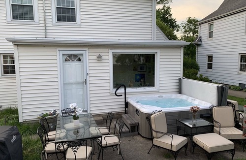 South Bend House | Charming 3br home with hot tub - 2 miles from Notre Dame's campus!