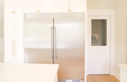 Southeast Kelowna House | Charming 4 acre estate with salt water pool