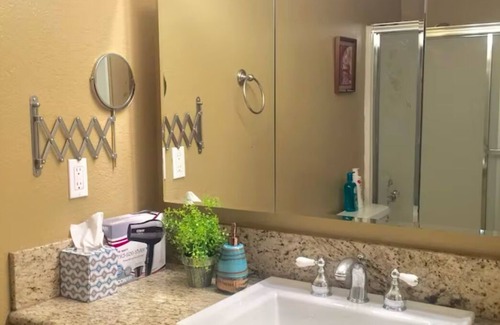 Duarte House | Charming 4-bedroom bungalow with WiFi and AC in Duarte