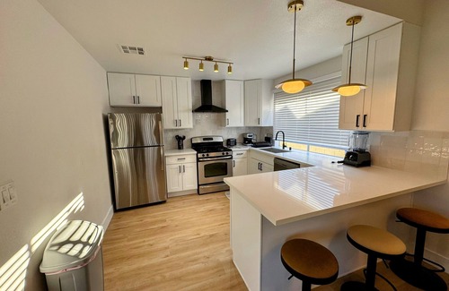 Chinatown House | Charming 4-bedroom house with WiFi and AC in amazing Las Vegas